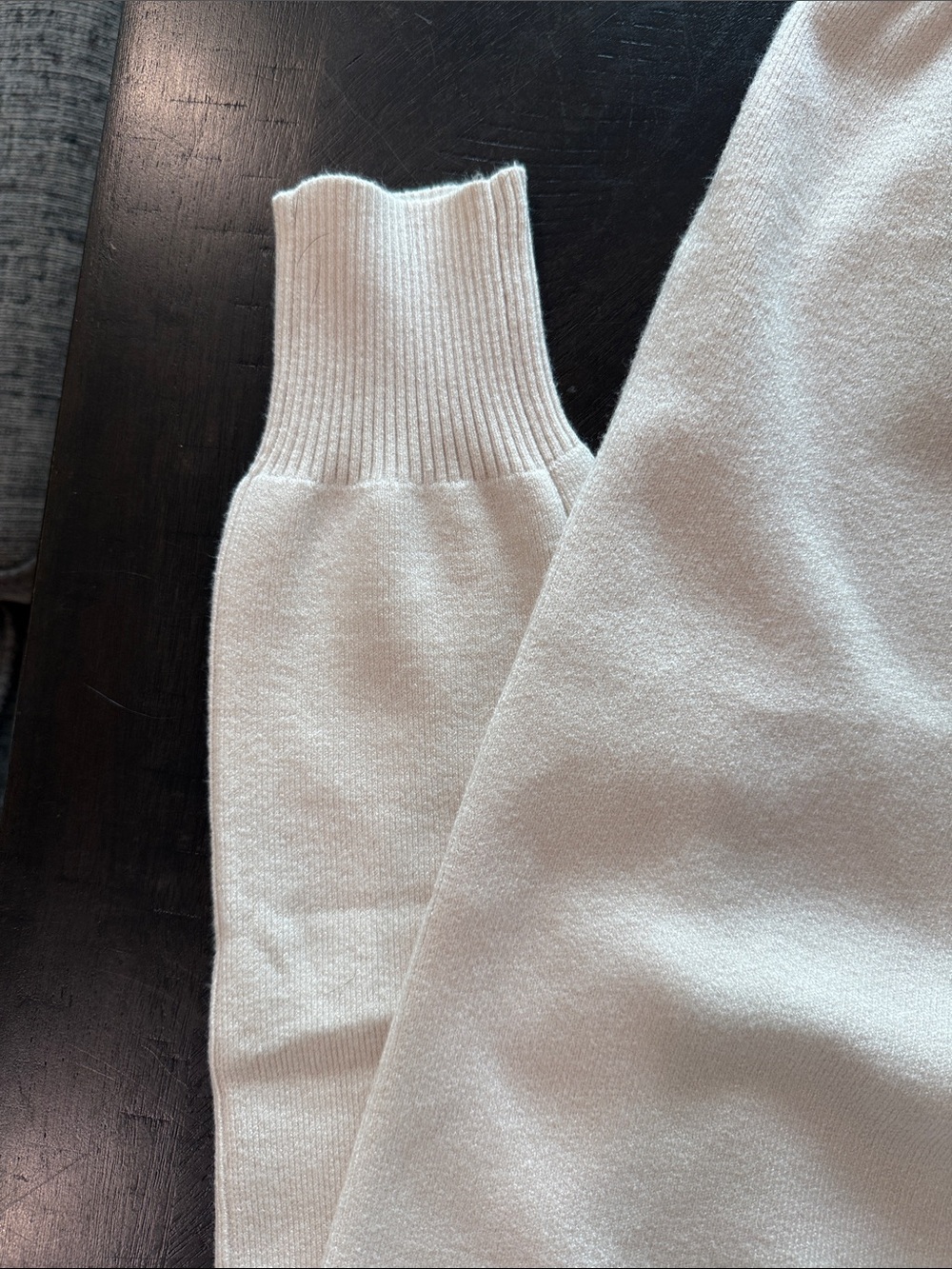 Abercrombie & Fitch Cream Fleece Jogger Pants - Picture 4 of 5